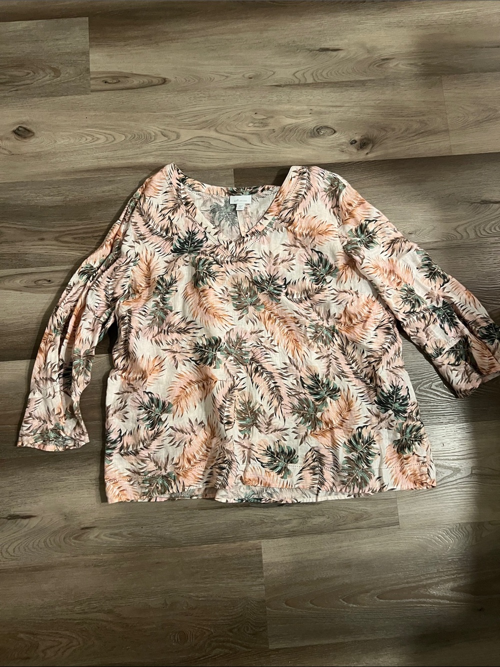 J Jill Linen Peach Floral Tunic Top with Green Leaf Accents